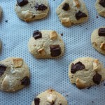 Cookies aux chocolats noir et blanc et aux noix